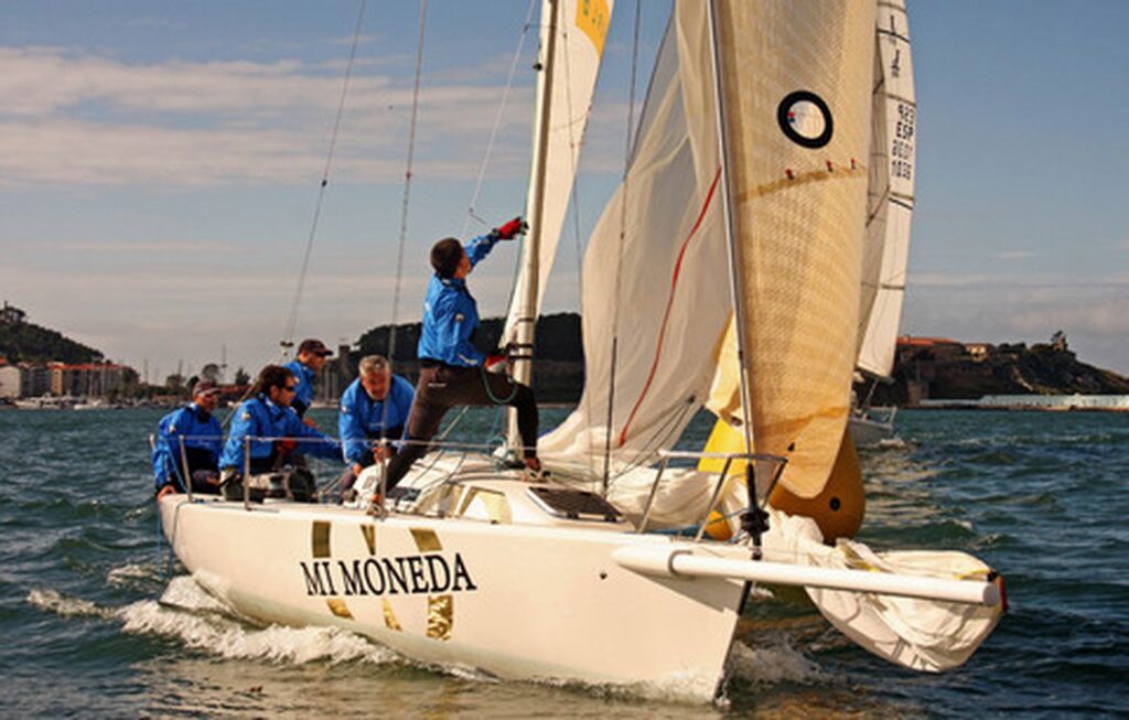 MRCY de Baiona convoca á frota de J80 de Galicia a participar no seu Trofeo de Outono