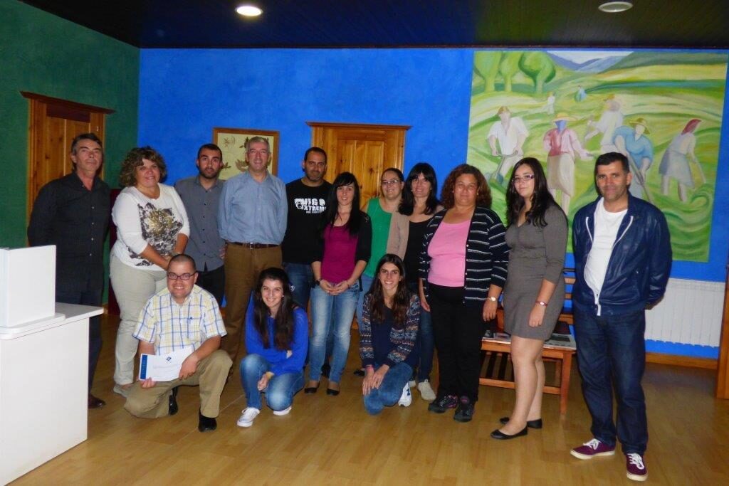 Quince moz@s de Gondomar reciben o diploma "Retoque Dixital Fotográfico" do programa Actívache da Deputación de Pontevedra