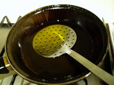 Recollida de aceites de uso doméstico - O Plan da Deputación recolleu en 17 concellos da provincia 21.966 litros de xaneioro a agosto do 2014