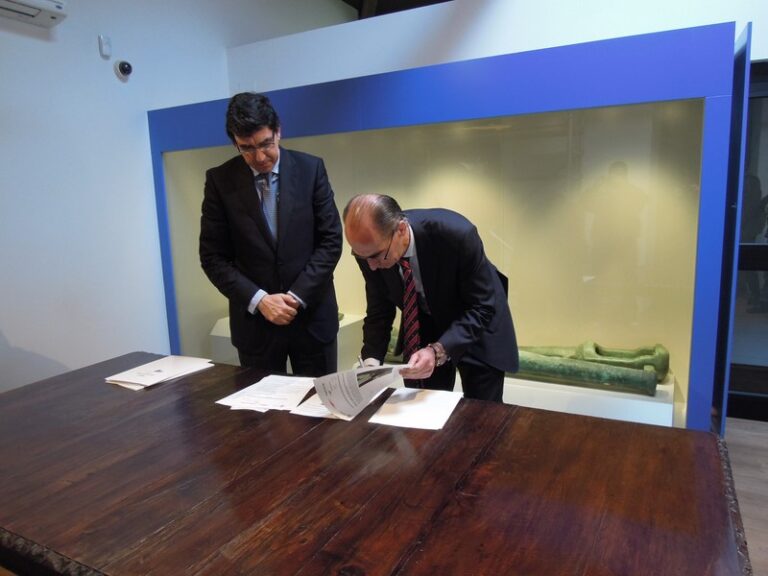 A Autoridade Portuaria de Vigo cede dúas pezas de Faro Silleiropara o Museo da Navegación de Baiona