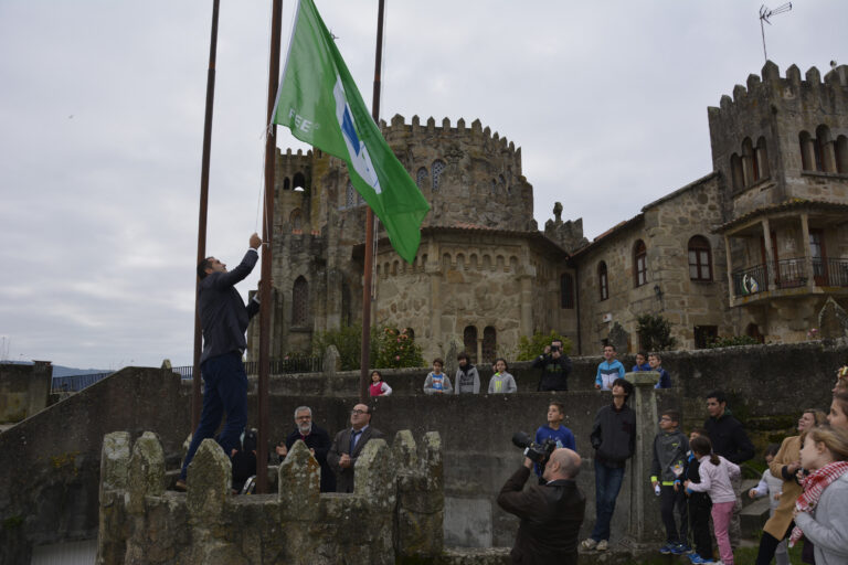O C.P.I. de Panxón recibe a bandeira verde da sustentabilidade que concede ADEAC