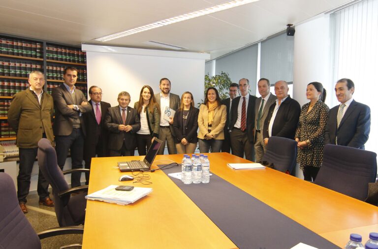 A Xunta e 13 concellos da área de Vigo acordan impulsar a posta en marcha do Plan de Transporte Metropolitano