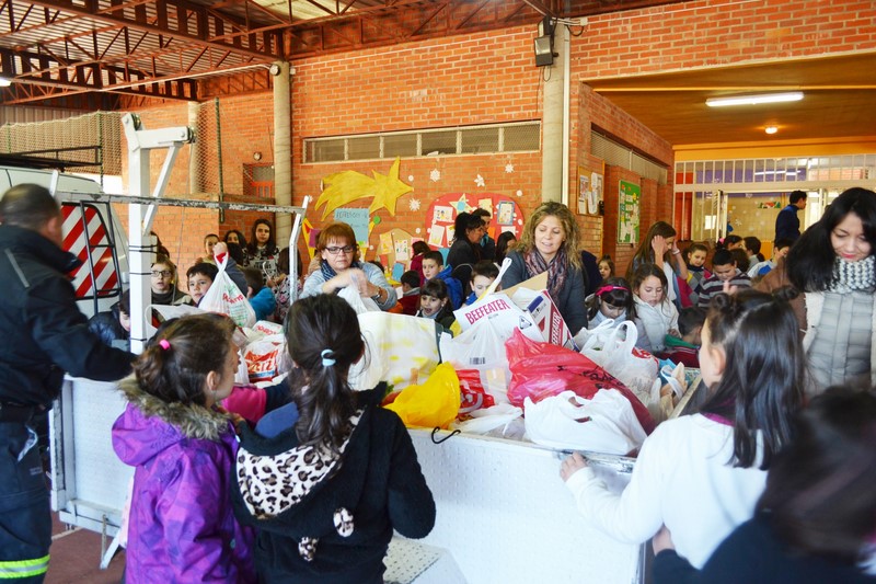 Recollida-solidaria-alimentos-CEIP-Serra-Vincios-Gondomar