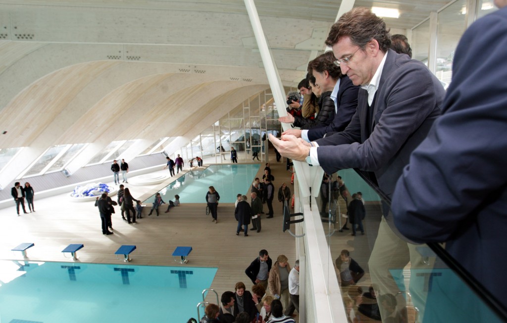 Alberto-Núñez-Feijóo-preside-acto-inauguración-piscina-cuberta-Cangas
