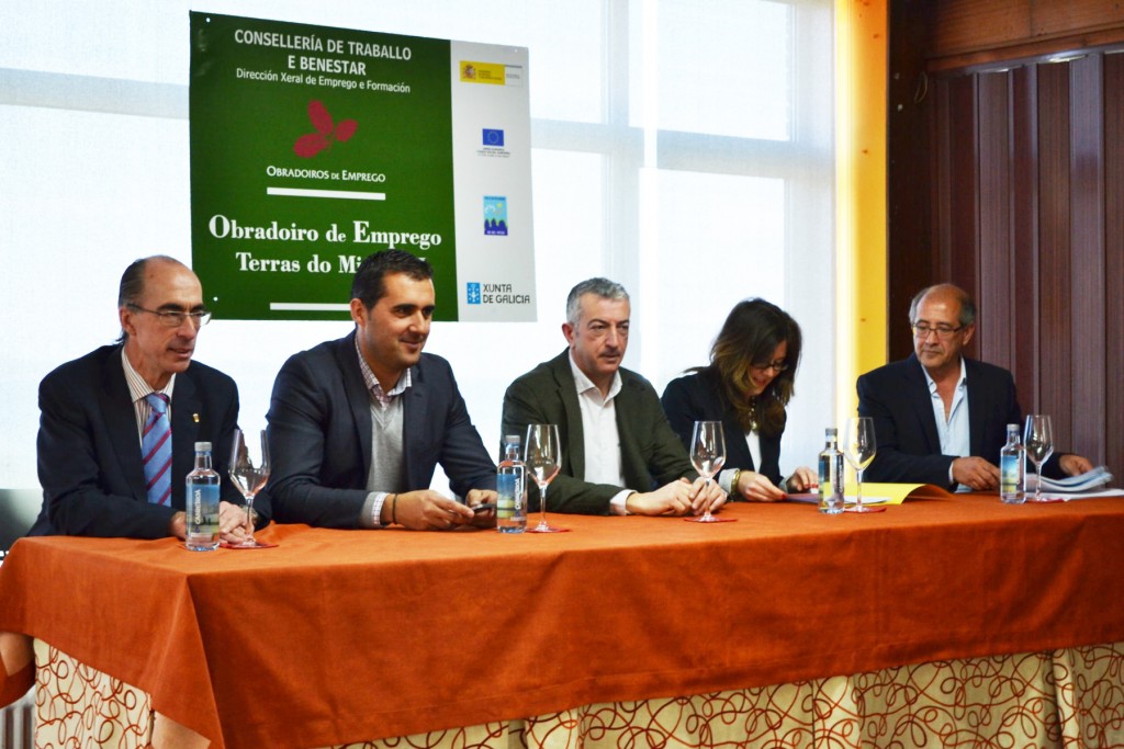 Clausura-entrega-diplomas-Obradoiro-Emprego-"Terras do Miñor III"