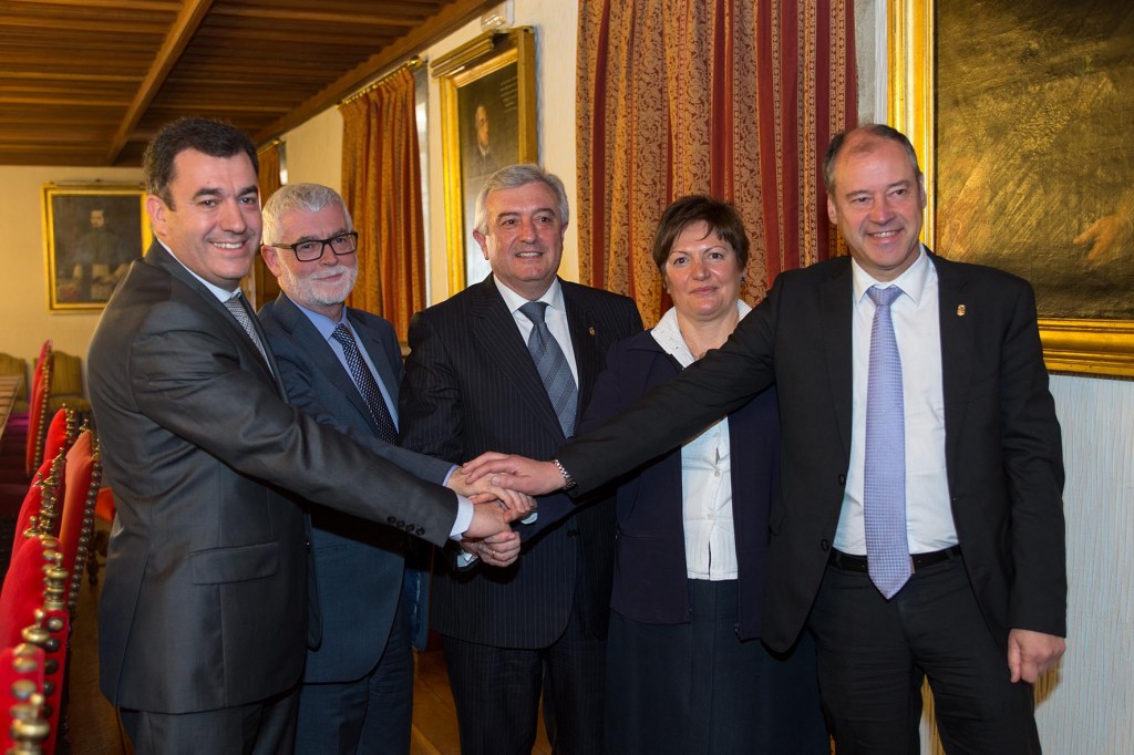 As-tres-universidades-galegas-asinan-acordo-referendo-Xunta-Galicia-para-aproveitar-recursos-talento-dos-grandes-hospitais-Sergas-docencia-clínica-Medicina