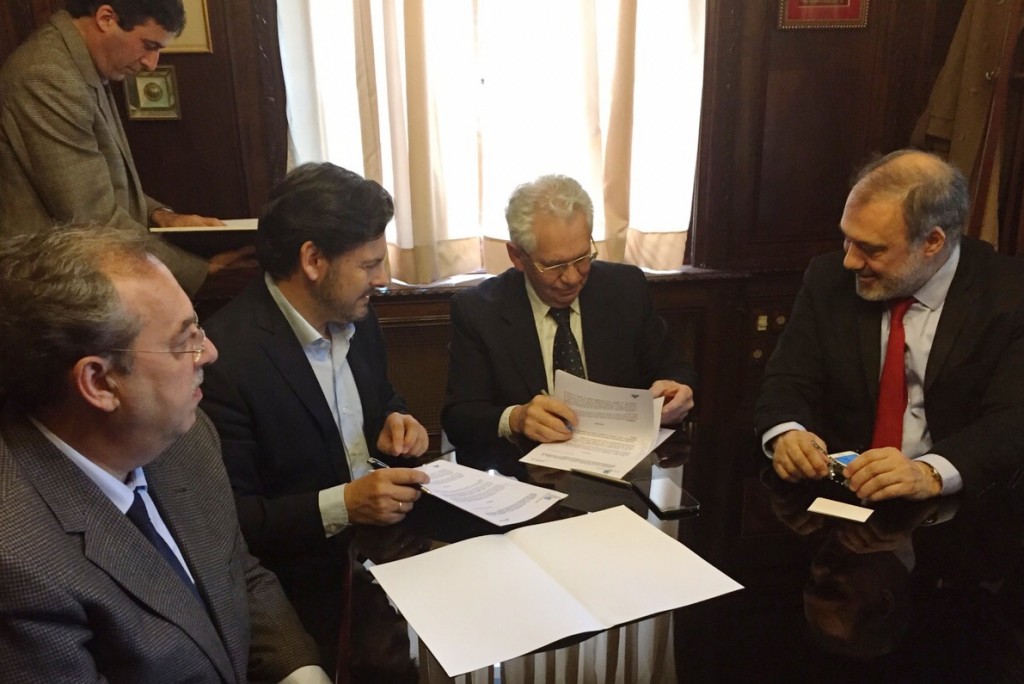 Atender-necesidades-asistenciais-maiores-galegos-residentes-Uruguai-obxectivo-novo-convenio-asinado-Xunta-Fogar-Español-Montevideo