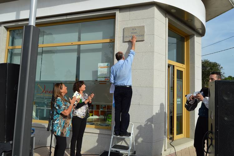 tomino-presenta-o-libro-daniel-calzado-poceiro-do-ex-concelleiro-nacionalista-lito-oliveira-facendo-unha-dobre-homenaxe