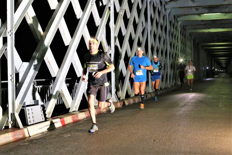 preto-de-500-persoas-participaron-na-primeira-edicion-da-urban-trail-night-eurocidade