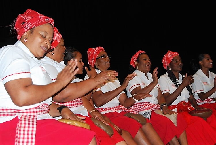rematan-os-concertos-de-batuko-tabanka-que-promoveron-a-interculturalidade-en-dez-vilas