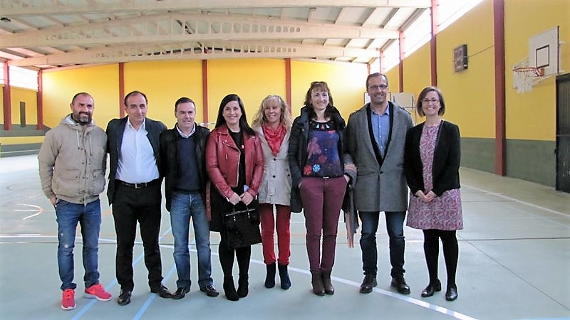 a-secretaria-xeral-para-o-deporte-visita-as-obras-de-renovacion-levadas-a-cabo-no-pavillon-de-covaterrena-de-baiona