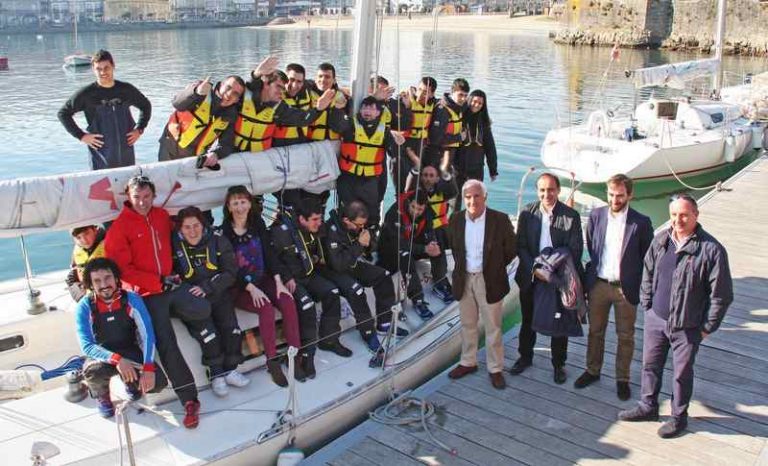 a-secretaria-xeral-para-o-deporte-visita-a-escola-de-vela-adaptada-do-monte-real-club-de-yates