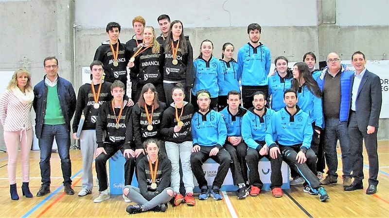 fin-de-semana-de-exito-en-baiona-para-o-badminton-galego