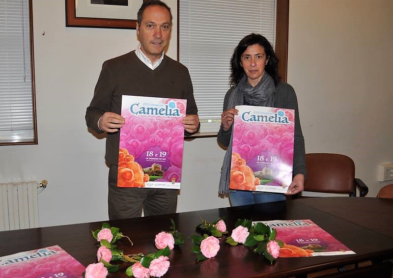 O Concello do Rosal unha vez máis traballa a favor da eliminación da violencia de xénero, implicando a sociedade en xeral mediante campañas de sensibilización e actividades de educación coas xeracións máis novas. Neste caso o concello colabora na organización da exposición “Cartas de Amor” cedida pola Secretaría Xeral de Igualdade. O recinto elexido é o CPI Manuel Suárez Marquier, xa que unido á exposición hai unha charla obradoiro impartida por Gloria Isabel Serrato ao alumnado de 3º da ESO. Nos últimos anos detéctanse moitos casos de relacións de parellas entre adolescentes cunha forte carga de violencia verbal e incluso física. Na busca de solucións preventivas e co obxectivo de atallar este problema, a Secretaría Xeral da Igualdade puxo en marcha unha serie de accións encamiñadas a facer reflexionar aos e ás adolescentes sobre a existencia de violencia nos seus modos de relacionarse. Con esta exposición, “Cartas de Amor”, preténdese establecer un paralelismo entre o mundo romántico das primeiras relacións de parella, e a crueldade que , ás veces vai asociada a elas. Para isto, fíxose unha proposta a debuxantes para que plasmasen nunha serie de situacións ou momentos que considerasen como violentos entre adolescentes, co obxectivo de por de manifesto a necesidade de mudar esas actitudes por outras nas que prime o respecto á parella. Deste xeito aquí están os traballos dos dous premios nacionais de lustración, Miguel Calatayud e de cómic Paco Roca, no ano 2009; así como figuras galegas como Patricia Castelao, Pirusca, David Pintor e Óscar Villán. Tamén participan autoras e autores que están acadando grande éxito entre a xente máis nova como Eva Vázquez, Javier Olivares, Primitivo, Sonia Pulido, Jack Mircala ou Sergi San Julián. Ademáis o escultor Méndez, a escritora Anxos Sumai e o deseñador Fausto, únense a esta mostra con tres achegas diferentes.