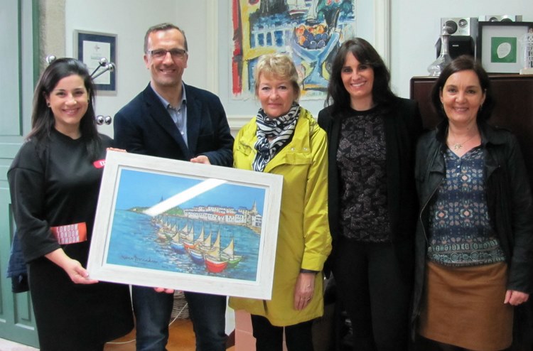 A delegación de Pornic agasallou a Baiona cun cadro 
