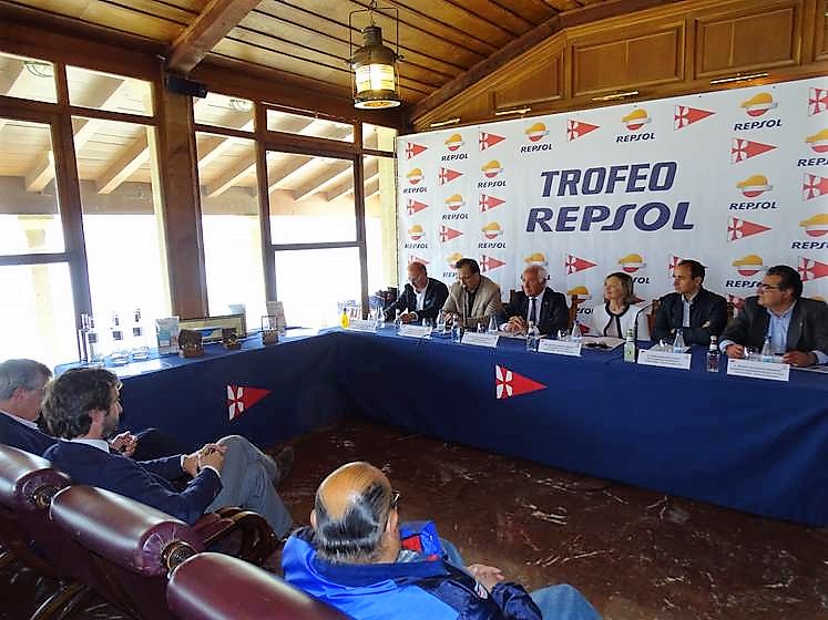 o-espectaculo-da-vela-chega-unha-vez-mais-a-baiona-da-man-do-mrcy-coa-tradicional-regata-de-primavera-trofeo-repsol