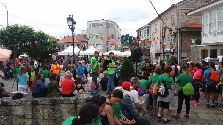 gran-animacion-durante-toda-a-xornada-en-sabaris-na-celebracion-do-seu-i-mercado-medieval