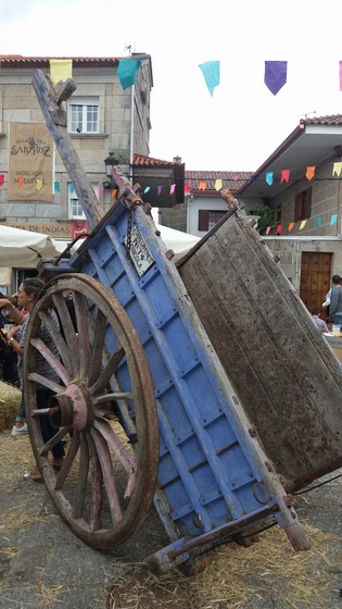 gran-animacion-durante-toda-a-xornada-en-sabaris-na-celebracion-do-seu-i-mercado-medieval