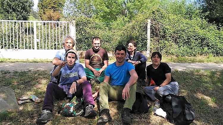 o-concello-de-tomino-contrata-catro-persoas-desempregadas-para-controlar-a-flora-exotica-invasora-na-ribeira-do-mino