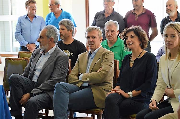 o-vicepresidente-da-xunta-reuniuse-en-tomino-con-representantes-das-asociacions-de-vecinos-beneficiarias-das-axudas-da-administracion