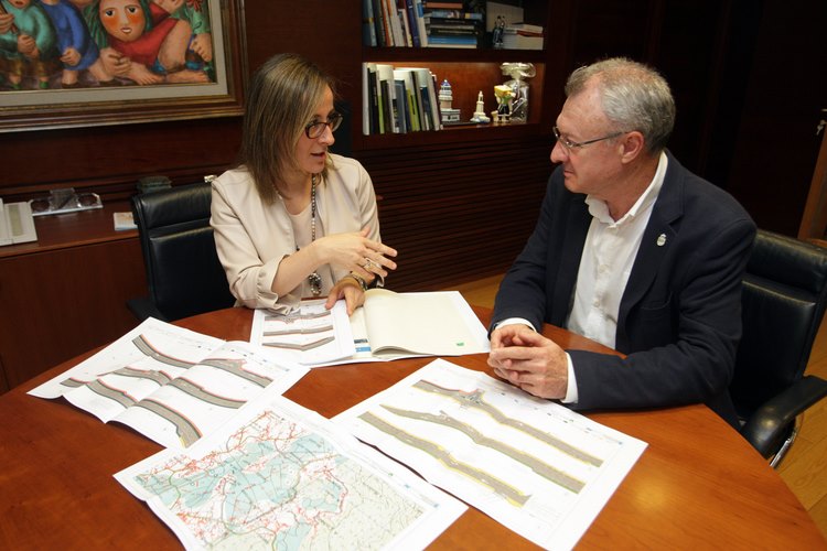 ethel-vazquez-informou-ao-alcalde-do-rosal-da-licitacion-das-obras-de-mellora-da-estrada-pancenteo-marzan