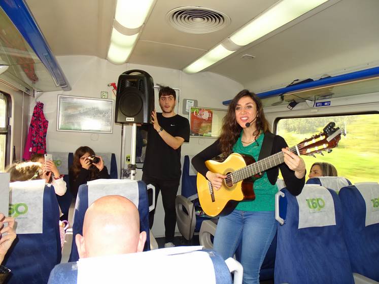 atlanticoexpress-levou-vigo-porto-musica-directo-e-gastronomia-na-promocion-do-riasbaixasfests