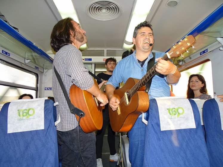 atlanticoexpress-levou-vigo-porto-musica-directo-e-gastronomia-na-promocion-do-riasbaixasfests