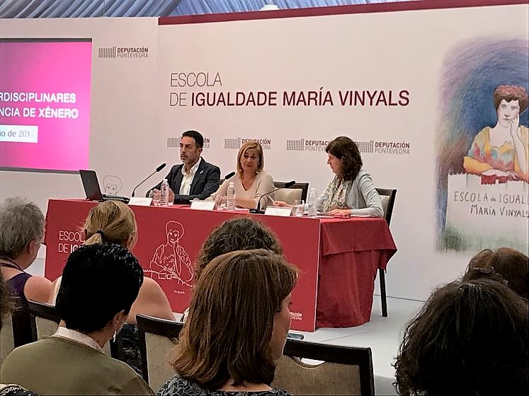 silva-inaugura-orgullo-e-sen-complexos-as-xornadas-violencia-xenero-da-escola-igualdade-maria-vinyals