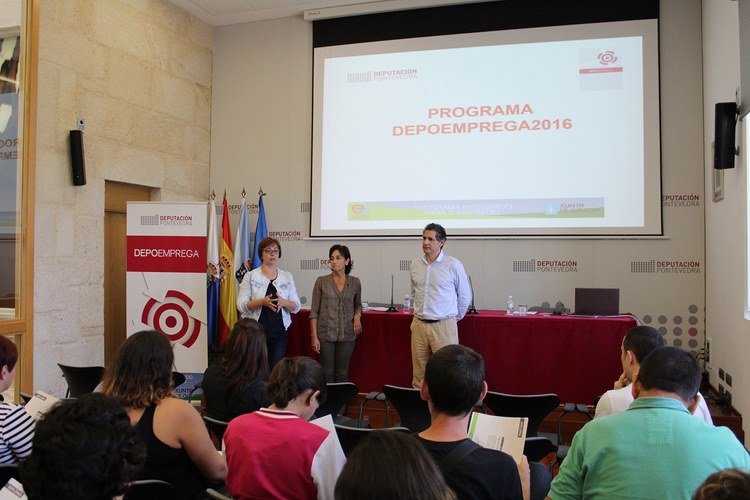 os-participantes-no-depoemprega-2016-reciben-os-seus-diplomas