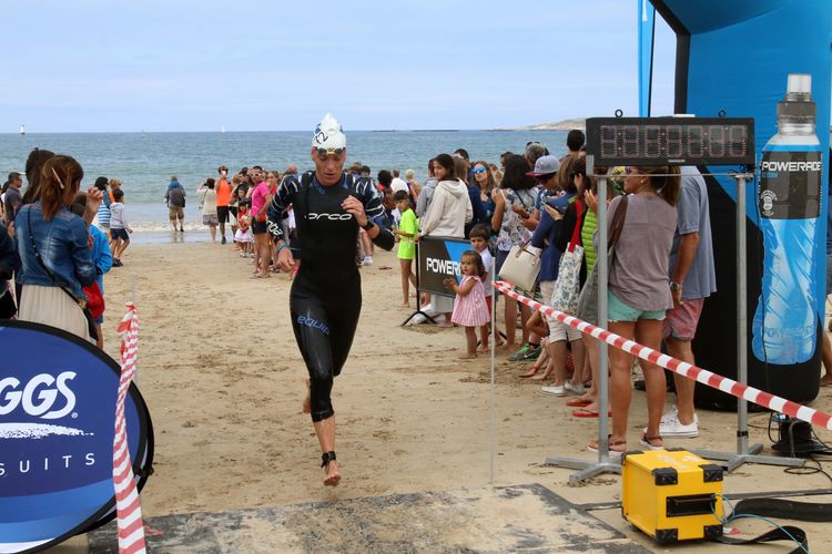 preto-500-nadadores-espana-e-portugal-participaron-na-vii-edicion-da-travesia-nado-costa-serena