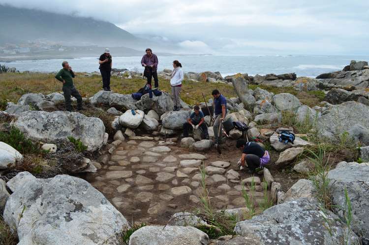 comeza-intervencion-arqueoloxica-nas-espectaculares-salinas-romanas-descubertas-este-ano-oia