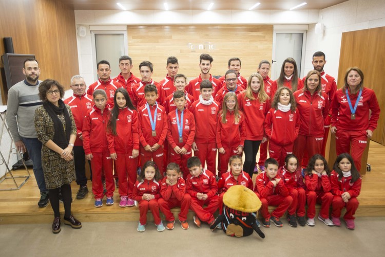 tomino-presenta-ao-club-atletismo-trega