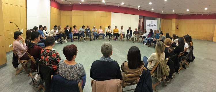 dialogos-educacion-exito-asistencia-na-primeira-charla-dedicada-ao-mindfulness