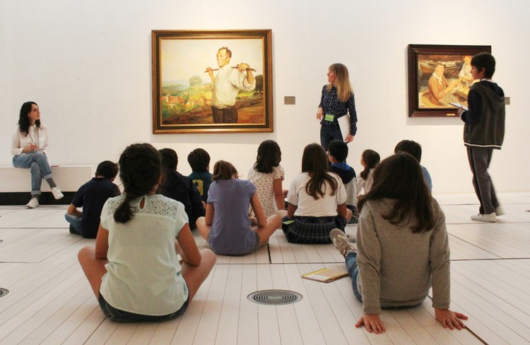 sexto-edificio-acolle-beleza-oculta-primeira-exposicion-do-museo-pontevedra-comisariada-nenas-e-nenos