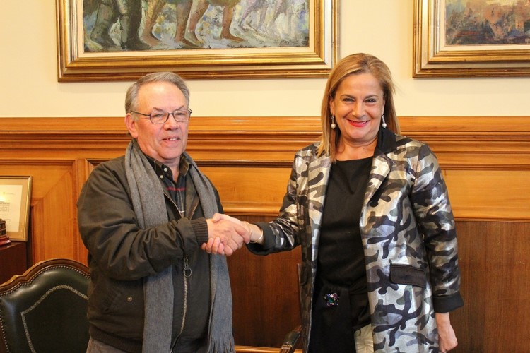 fornelos-adicara-unha-praza-aos-brigadistas-forestais-cunha-escultura-da-escola-canteria