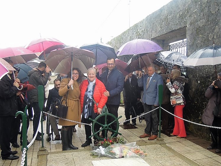 Concello de Baiona e Talaso Atlántico renderon esta mañá homenaxe ás vítimas do Thalassa e á súa única sobrevivente, Arnhild Utheim