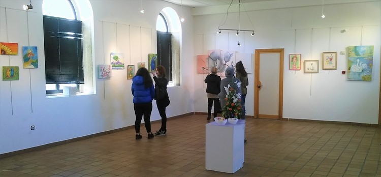  «Pequenos grandes pintores da vila» : Unha mostra para gozar dos novos talentos da Guarda e Oia