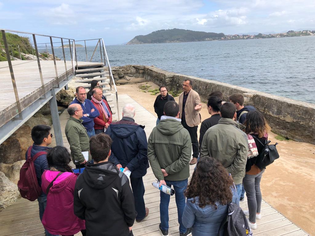 un-grupo-de-estudantes-e-catedraticos-achegase-a-baiona-para-conecer-o-proxecto-poseidon