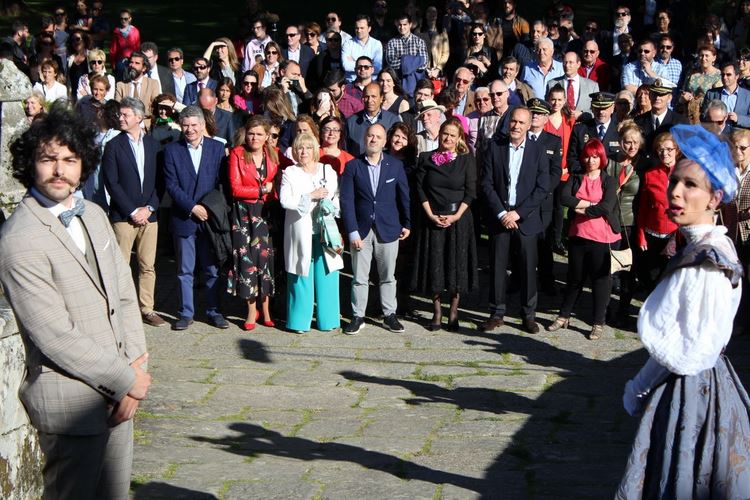 centos-de-persoas-asisten-a-unha-espectacular-gala-de-reapertura-do-castelo-de-soutomaior