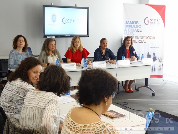 Nesta mesma liña falaron o resto das relatoras que hoxe puxeron en marcha este programa da Universidade de Vigo que pretende dar visibilidade ás mulleres enxeñeiras con carreiras de prestixio e seleccionar de entre elas mentoras que “prediquen” nos colexios, antes de que as mozas realicen a selección do tipo de bacharelato a cursar, a importancia de que as mulleres non queden descolgadas do mundo tecnolóxico. Para coñecer como se está traballando neste ámbito noutros territorios, convidouse a Oihane Zarate para falar da iniciativa Inspira STEAM da Universidade de Deusto que está a ter grandes éxitos neste campo.