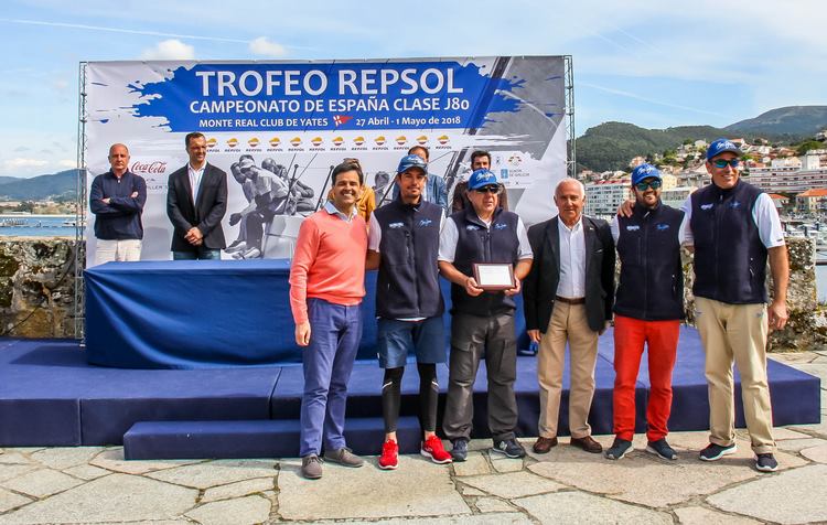 o-maui-jim-coroase-en-baiona-novo-campion-de-espana-de-j80-no-trofeo-repsol