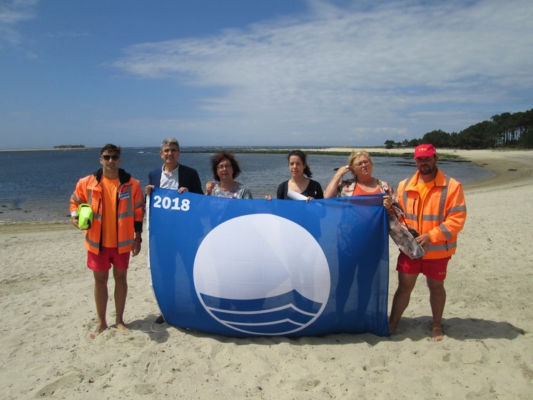 as-praias-guardesas-de-o-muino-e-area-grande-izan-o-distintivo-de-bandeira-azul