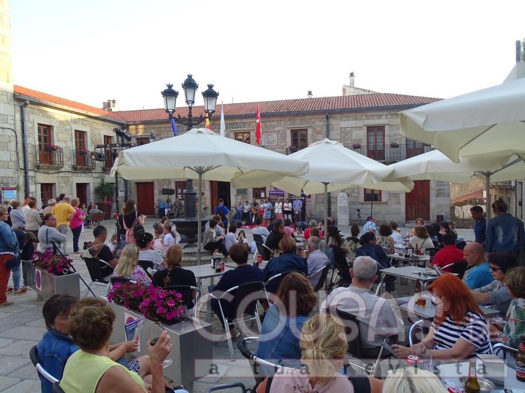 A música de Uxía reivindica na Guarda a loita pola igualdade dentro da acción "Violencia Zero" da Deputación de Pontevedra