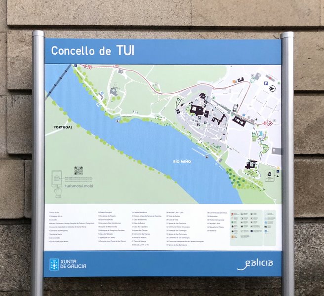 Tui amplía a sinalización na cidade histórica