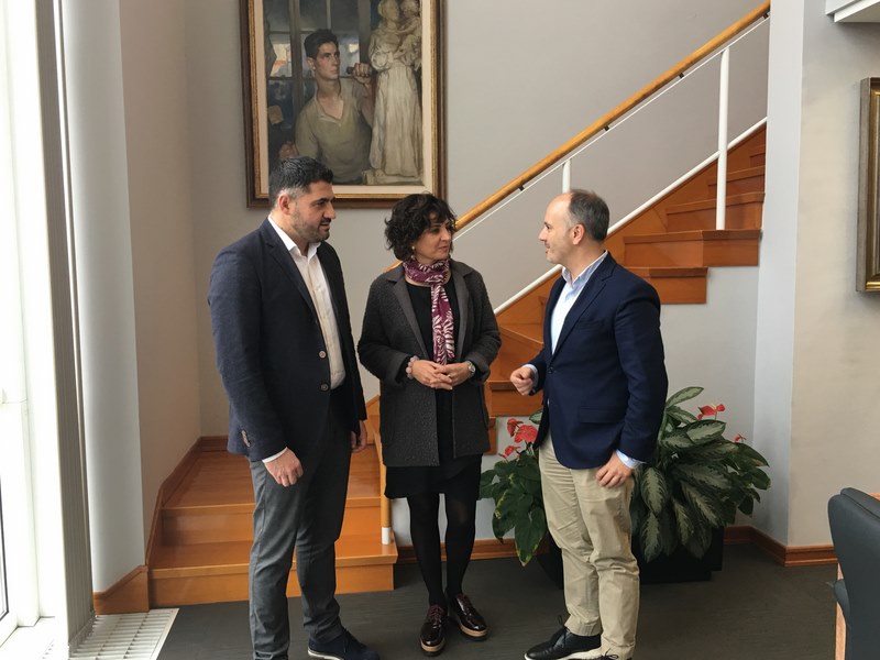 Encontro entre o Delegado de Zona Franca e a Alcaldesa de Tomiño para estudar vías de colaboración co Baixo Miño