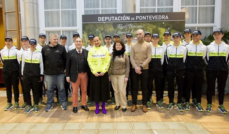 A presidenta Carmela Silva recibiu á plantilla do equipo Vigo Rías Baixas
