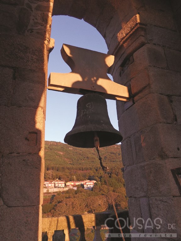 A torre do campanario e as campás do mosteiro de Santa María A Real de Oia