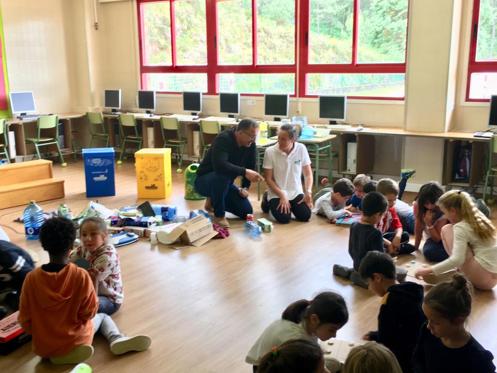 Baiona celebrou o Día Mundial da Reciclaxe cunha campaña de concienciación a escolares do concello