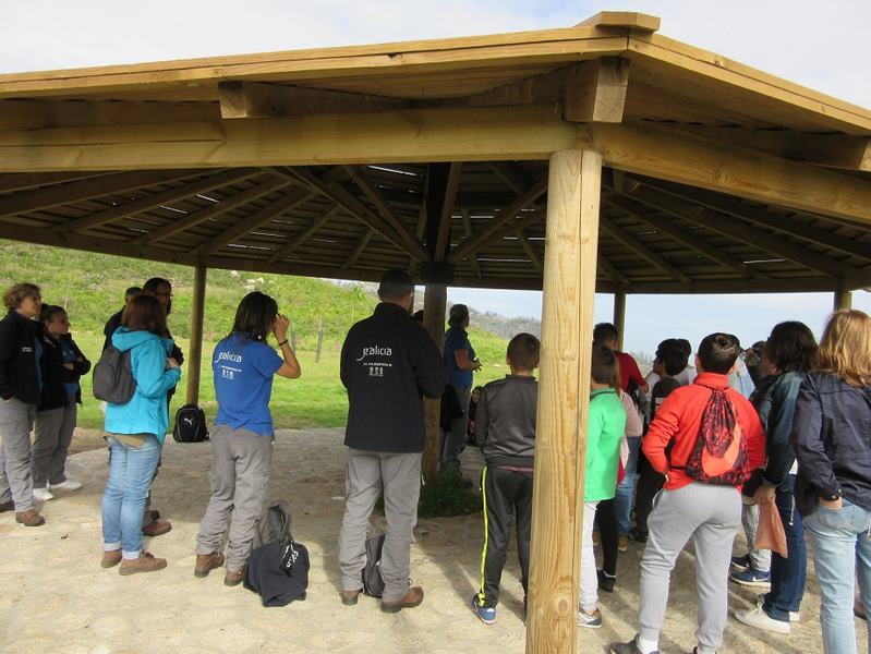 O Obradoiro de Emprego Valmiemprega III realiza unha visita guiada pola Parroquia de Chandebrito