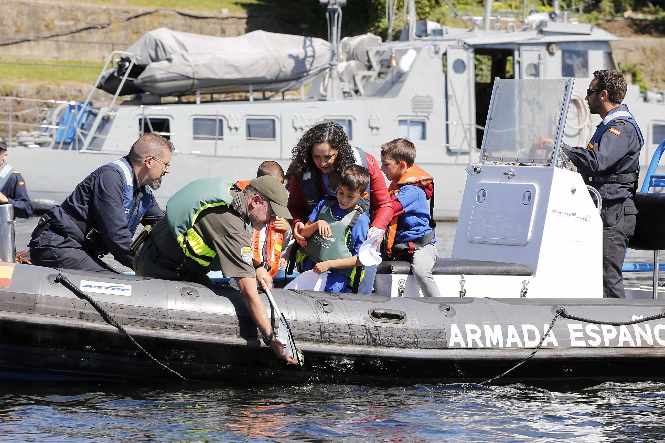 Xunta e Goberno portugués colaboran nunha repoboación de salmón atlántico no Miño coa solta de arredor de 7.000 xuvenís